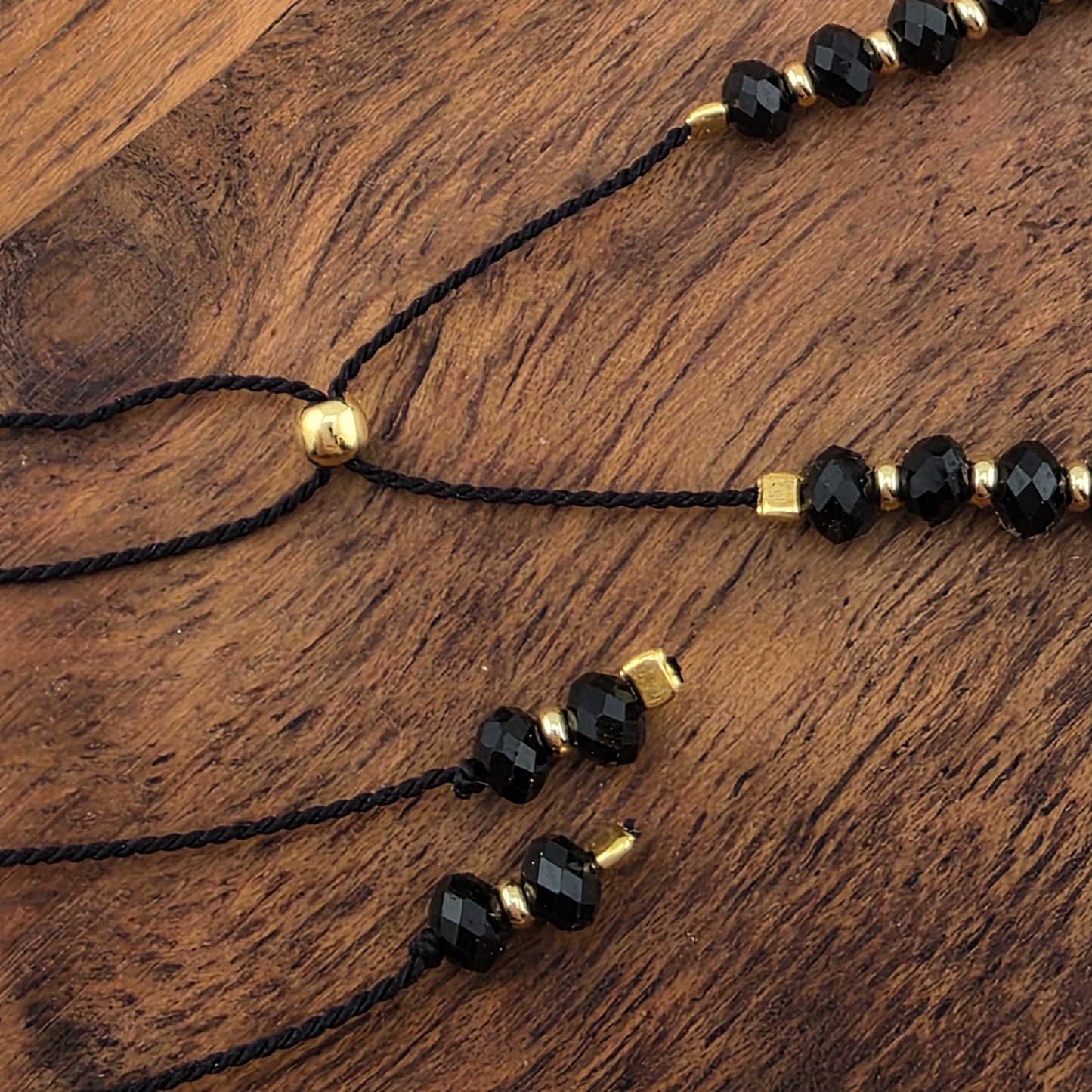 Turmalin z ażurowym koralikiem - bransoletka z kamieni naturalnych