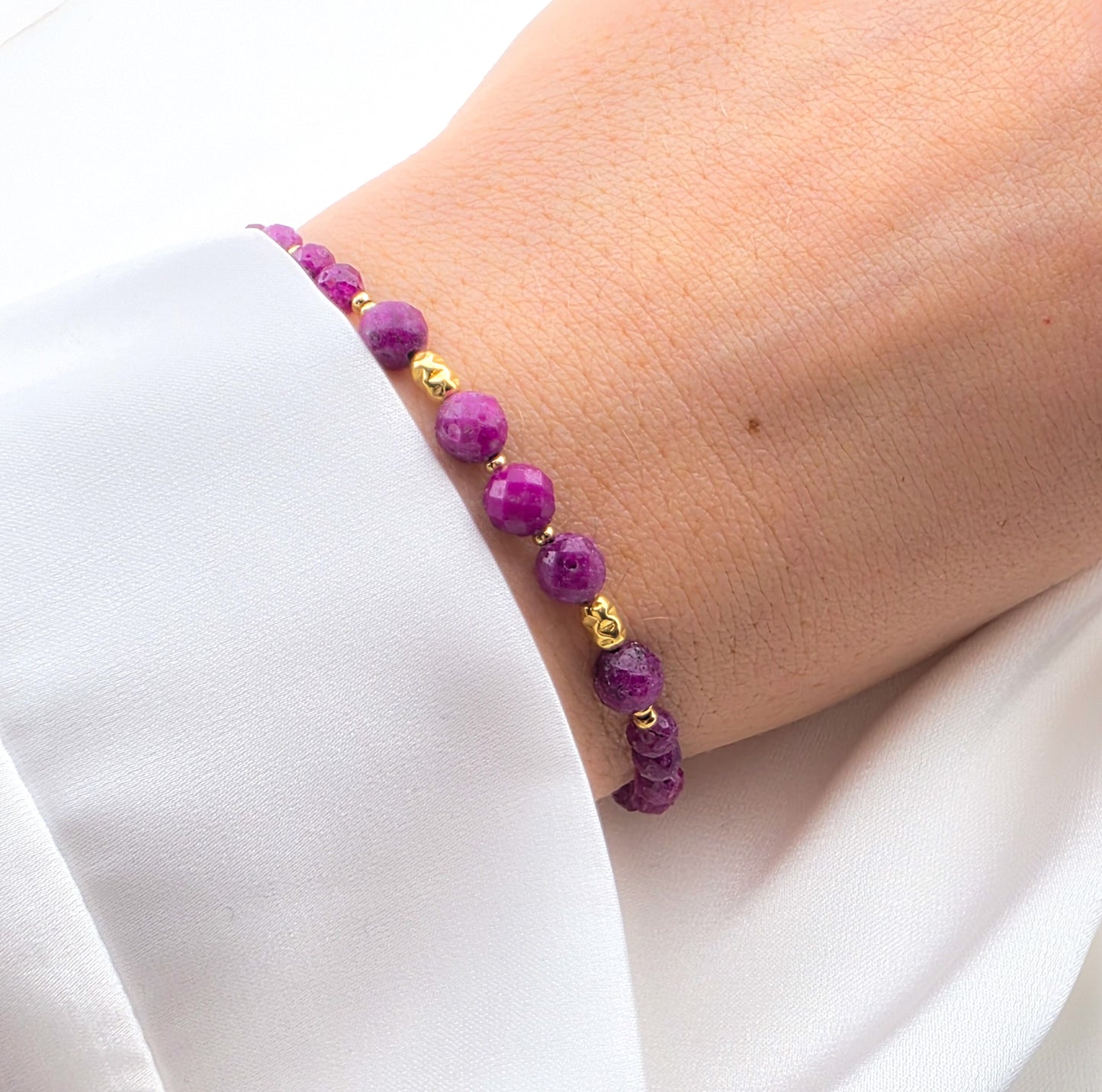 BRANSOLETKA Z RUBINEM