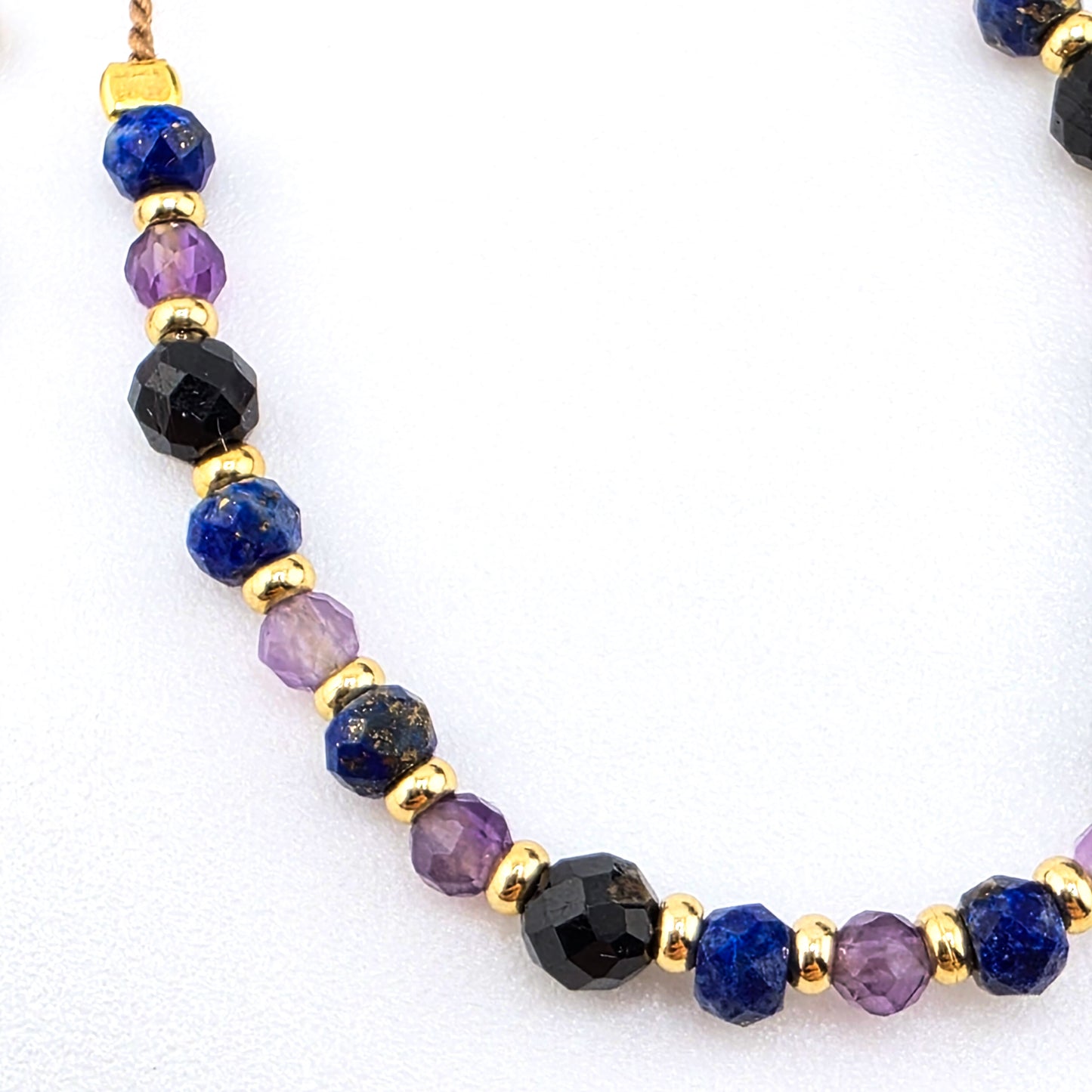 Na stres i niepokój - bransoletka na jedwabnym sznurku