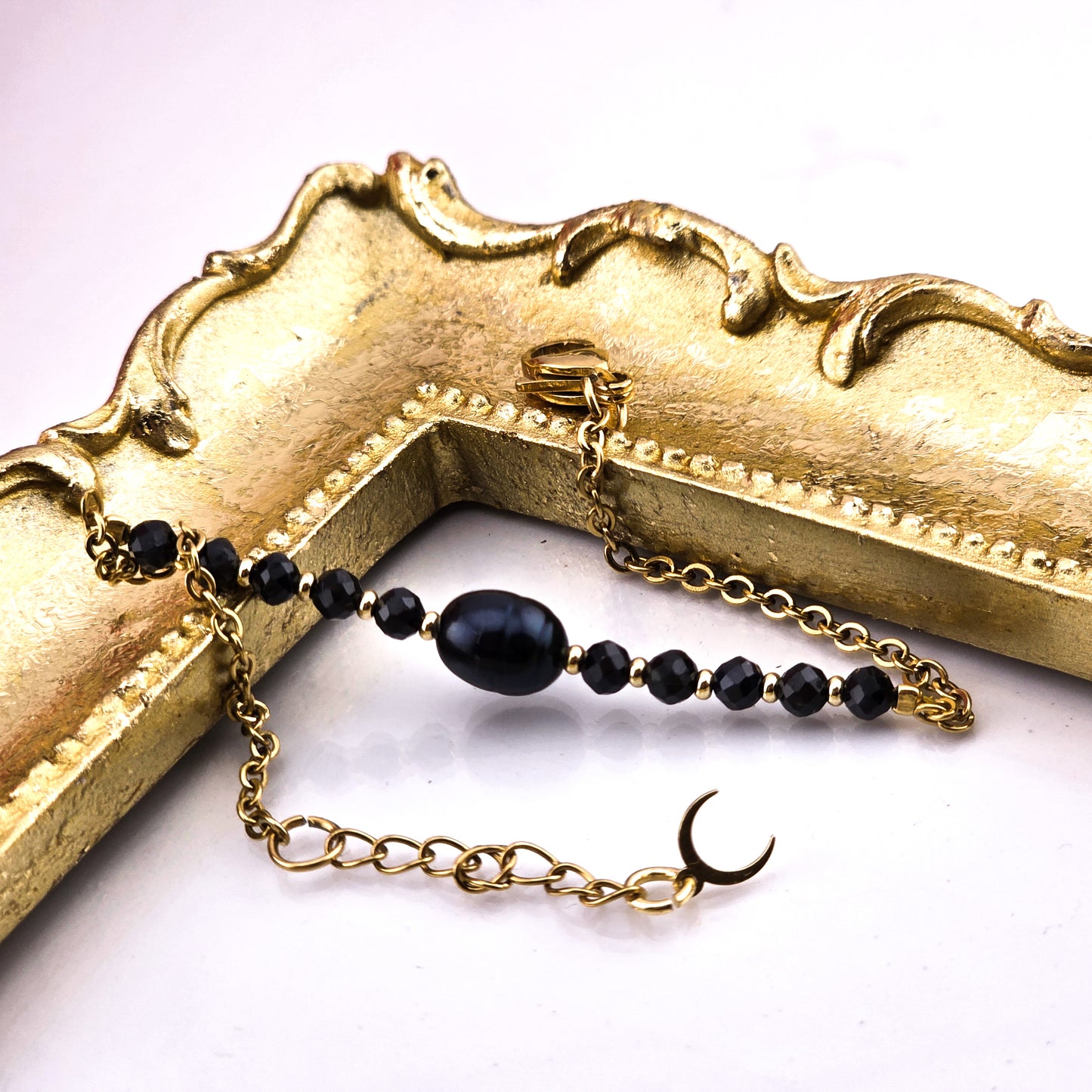 Czarna perła z szafirem - Bransoletka na łańcuszku