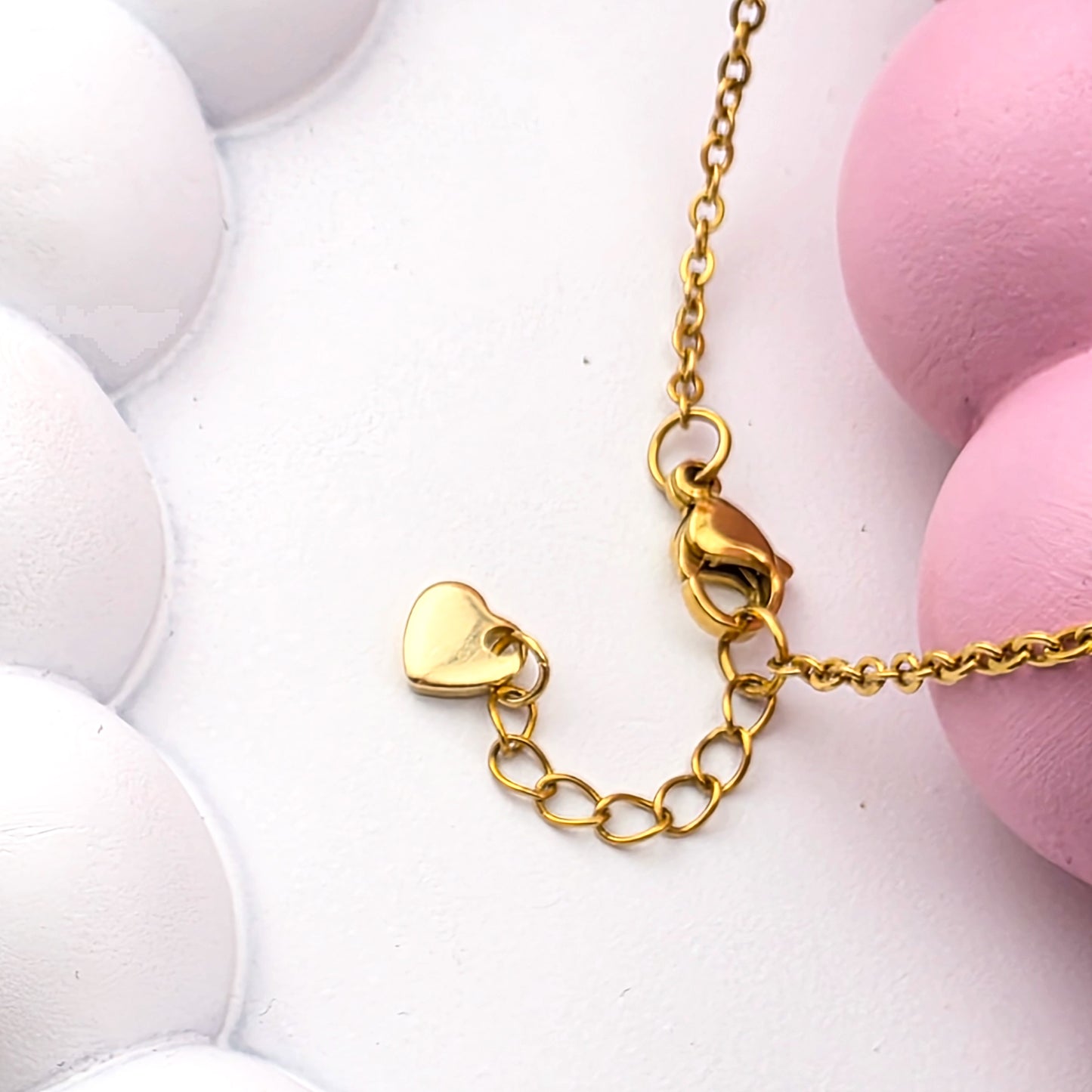 TALIZMAN MIŁOŚCI - bransoletka z kwarcem różowym i sercem - na łańcuszku