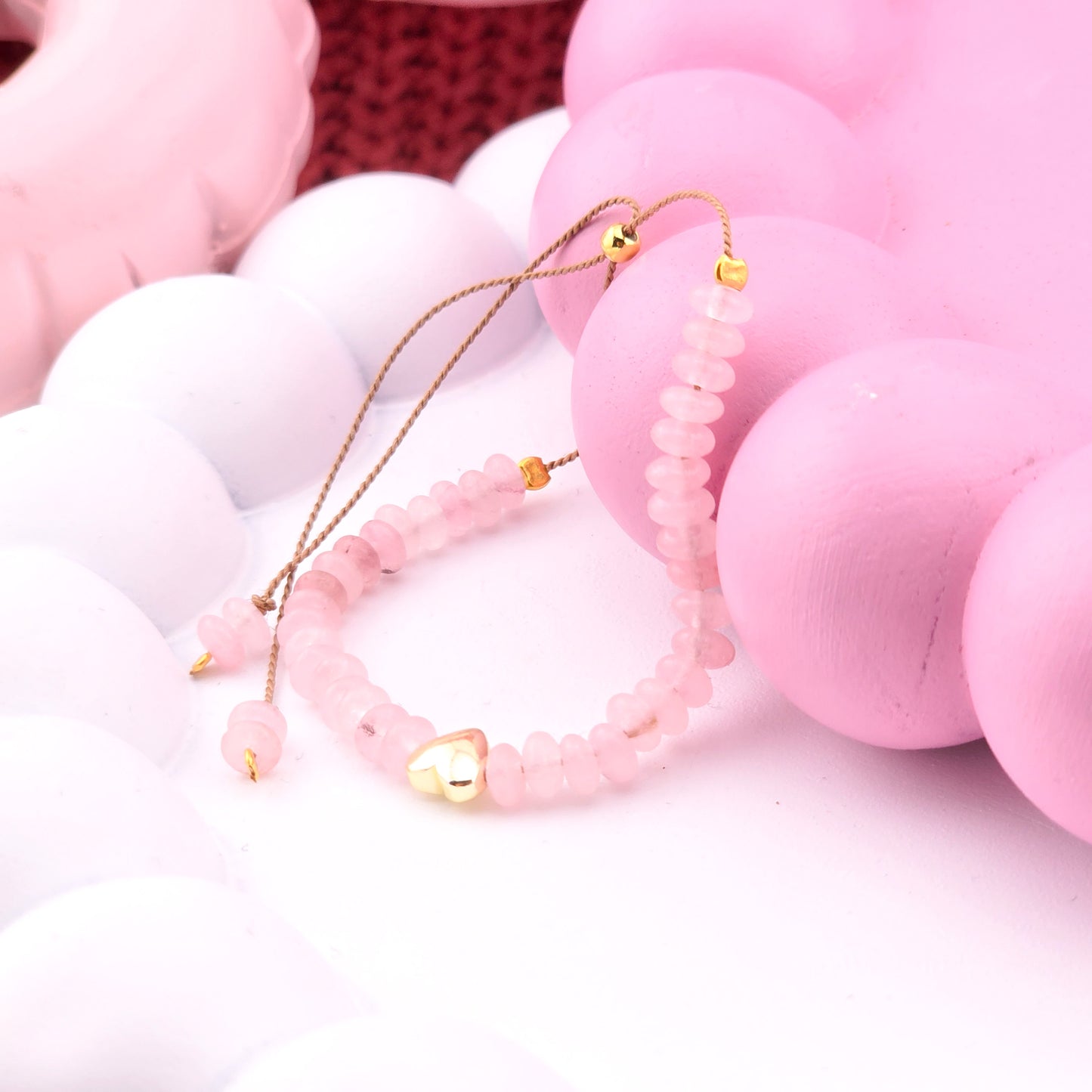 BRANSOLETKA Z KWARCEM RÓŻOWYM i hematytowym sercem na sznurku - WALENTYNKI