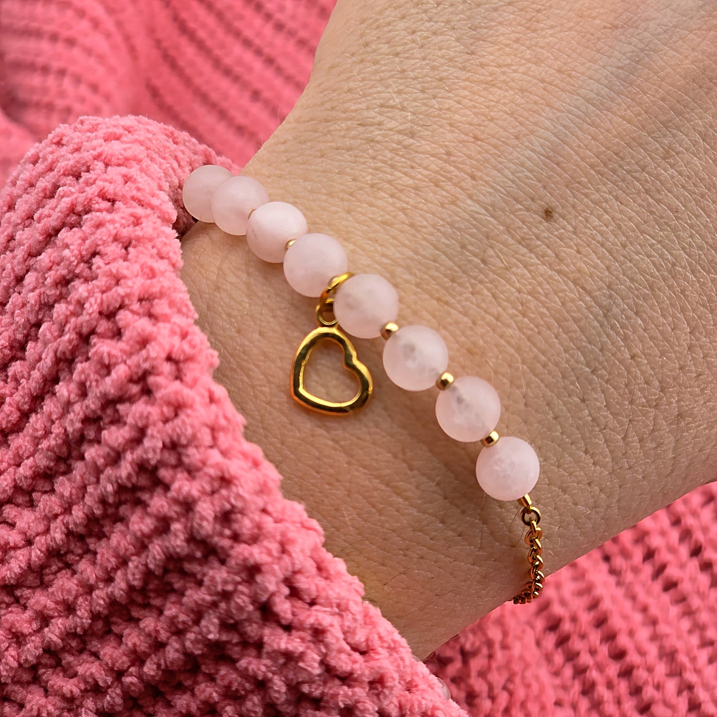 TALIZMAN MIŁOŚCI - bransoletka z kwarcem różowym i zawieszką serce - na łańcuszku