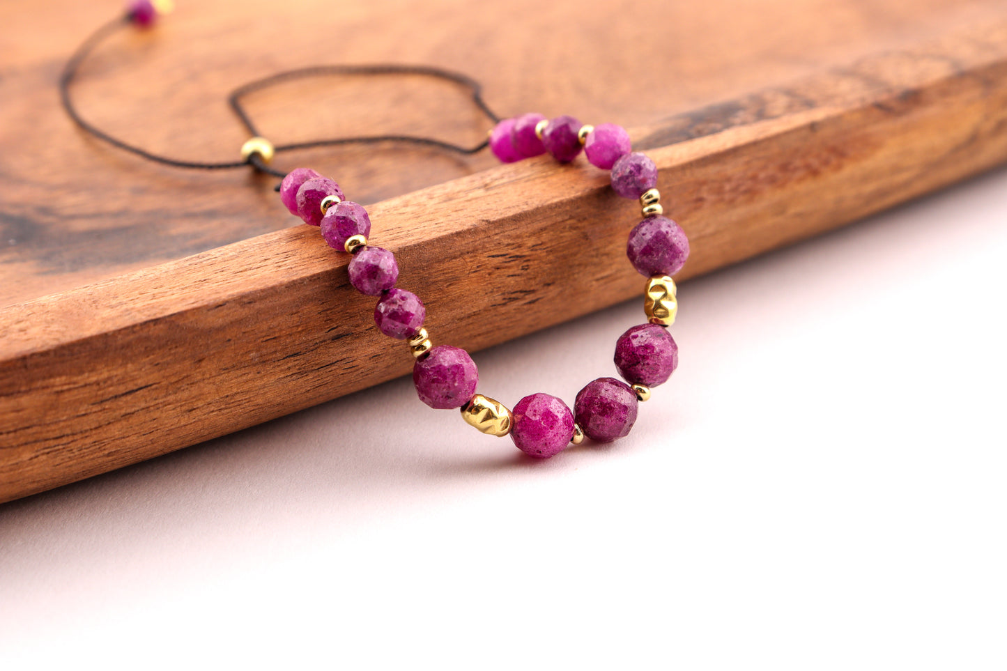 BRANSOLETKA Z RUBINEM