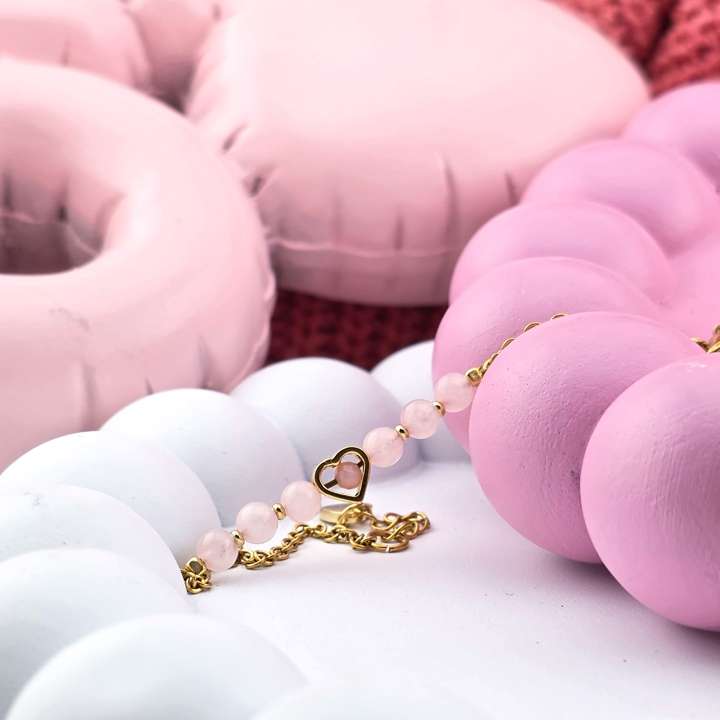 TALIZMAN MIŁOŚCI - bransoletka z kwarcem różowym i sercem - na łańcuszku