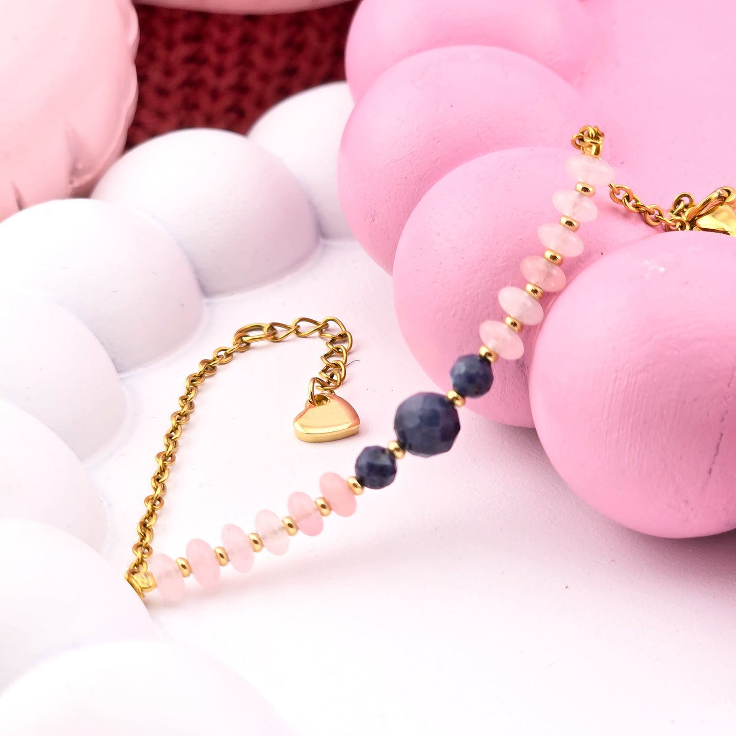 Obietnica miłości - bransoletka z szafirem i kwarcem różowym na łańcuszku